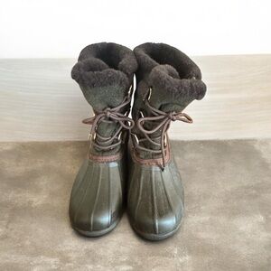 3M thinsulated Green and Brown Duck Boots